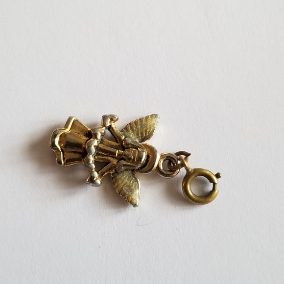 Angel with hearts pendant charm gold tone  silver tone - Picture 6 of 9